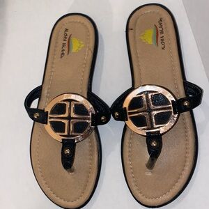Aloha Island Women’s Sandals Black with Gold Tone Size 8